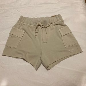 NWT PINK Victorias Secret Cargo Shorts - Size XS